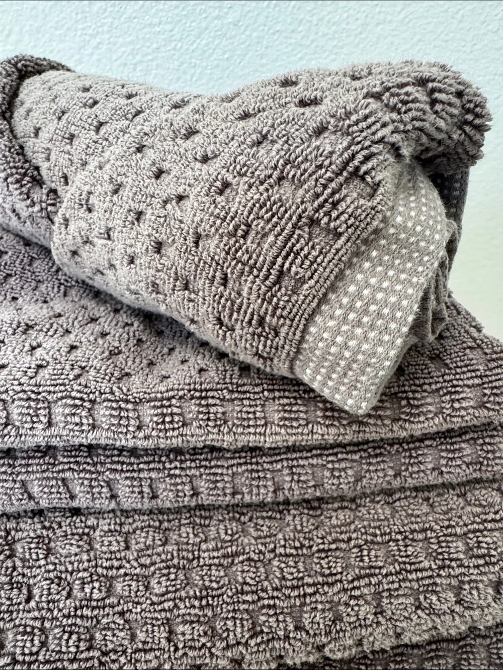 Textured Bath Towel Set in Taupe Gray